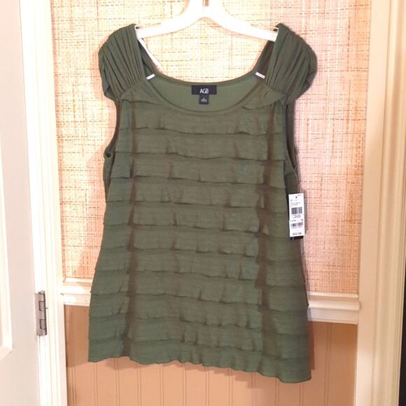AGB NWT Moss Green Layered Ruffle Ruch Cap Sleeve Stretch Top Women's Size L - Picture 1 of 8